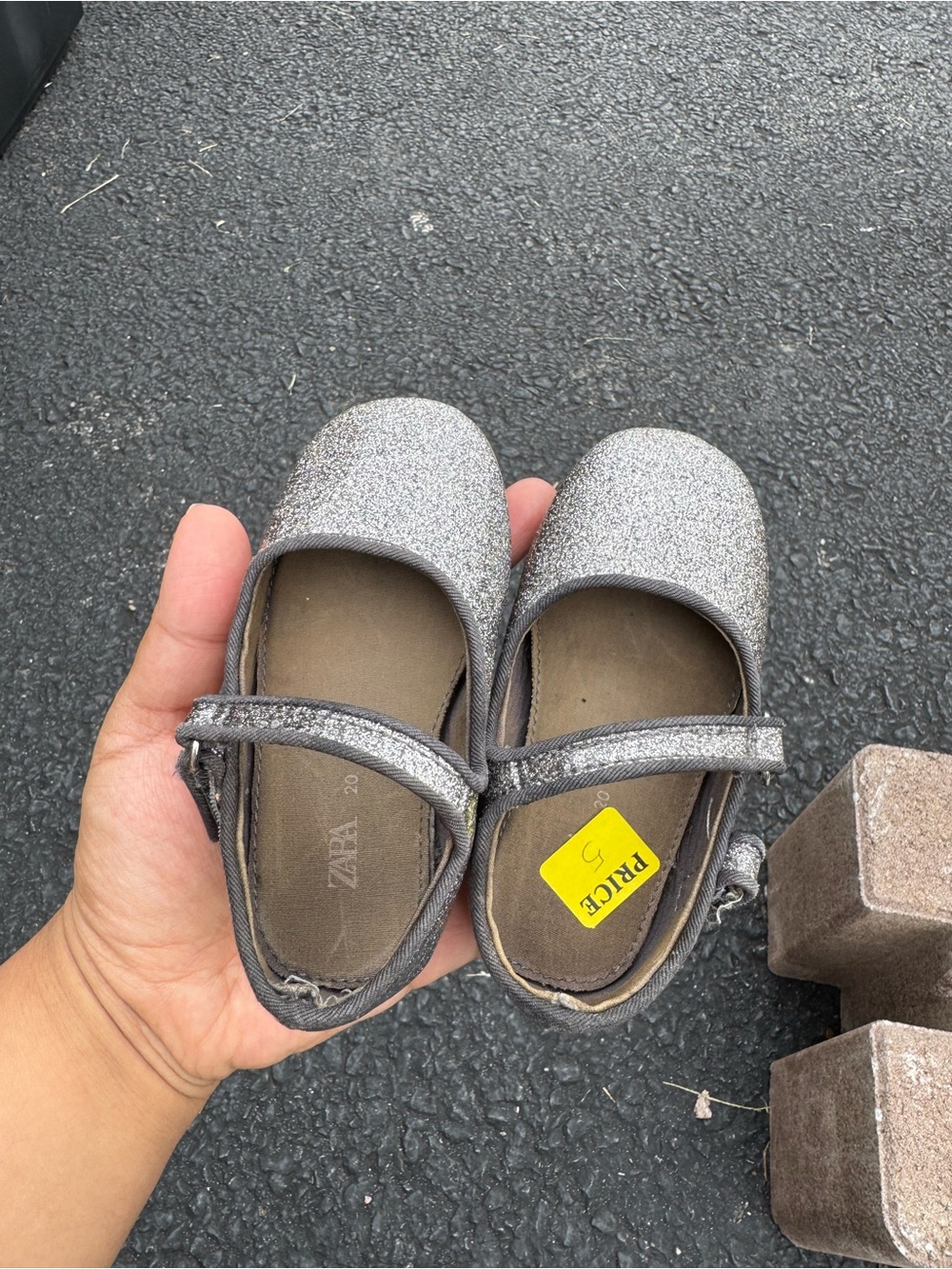 Zara Girls Silver Glitter Shoes size 20
